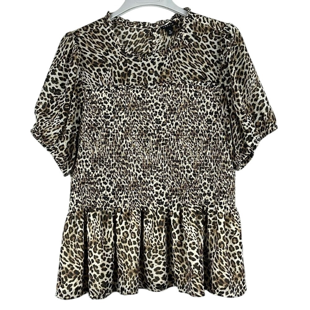 Torrid Short Sleeve Cheetah Print Blouse Womens Size 2 (18/20) Smocked‎ Waist